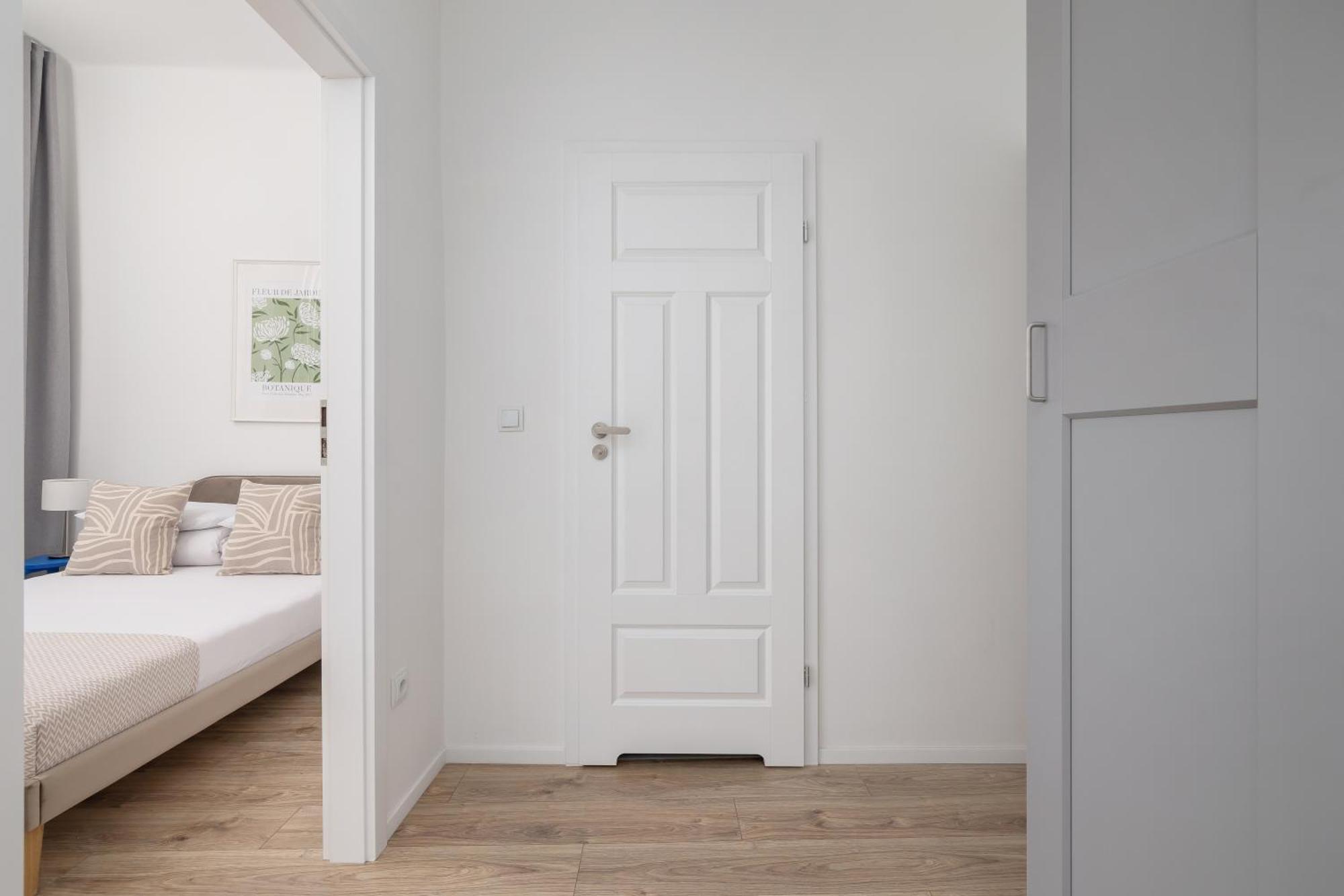 2 Bedroom Apartment - Dluga 65 クラクフ エクステリア 写真